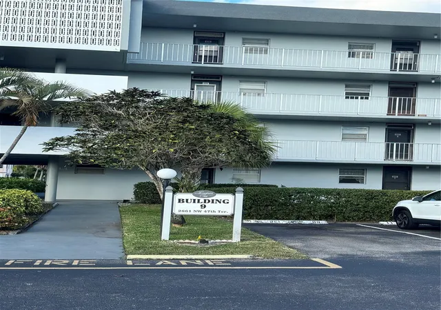 Homes for sale in Fort Lauderdale, FL | 2861 Nw 47th Ter #104B, Fort Lauderdale, FL 33313 | MLS# F10539153