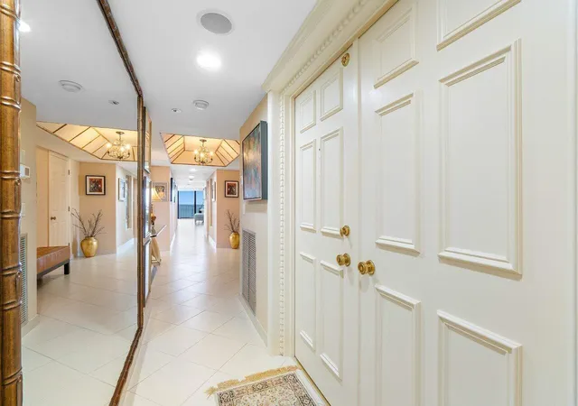 5th image of 4000 S Ocean Blvd #502, Palm Beach, FL 33480 | MLS# R11144949