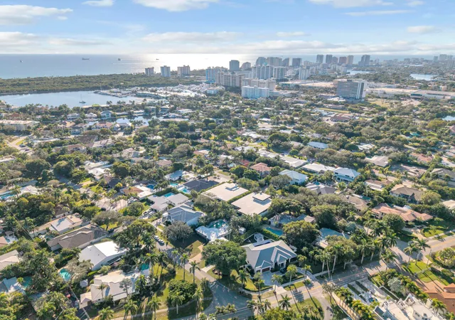Homes for sale in Fort Lauderdale, FL | 2401 Ne 13Th St, Fort Lauderdale, FL 33304 | MLS# R11144969