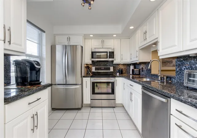 2nd image of 190 Se 5th Ave #108, Dania, FL 33004 | MLS# F10539534