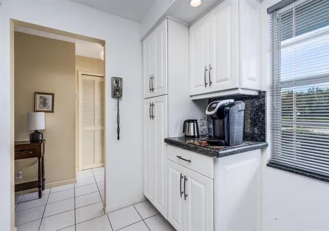 4th image of 190 Se 5Th Ave #108, Dania, FL 33004 | MLS# F10539534