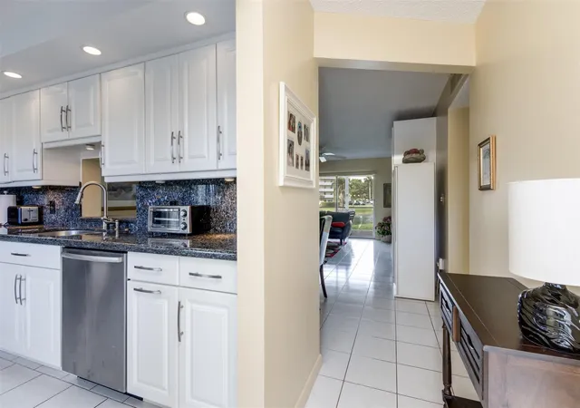 5th image of 190 Se 5Th Ave #108, Dania, FL 33004 | MLS# F10539534