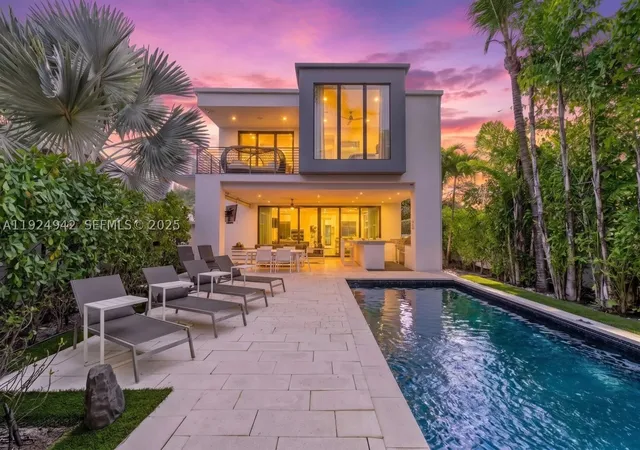Photo 1 of Mansion for sale at 310 Se 11th Ave, Fort Lauderdale, FL 33301 | MLS# A11924942 | Listing updated on 2026-09-24