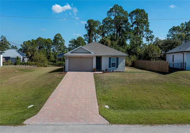 3rd image of 6058 S Moss Circle, Labelle, FL 33935 | MLS# A11925230