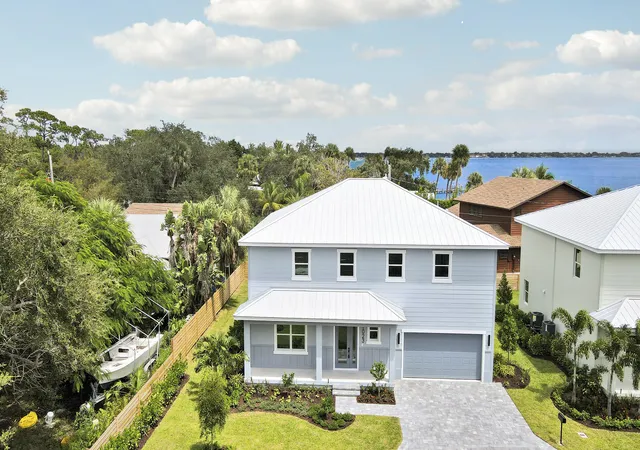 Homes for sale in Jensen Beach, FL | 1023 Ne Orange Ave, Jensen Beach, FL 34957 | MLS# R11145334