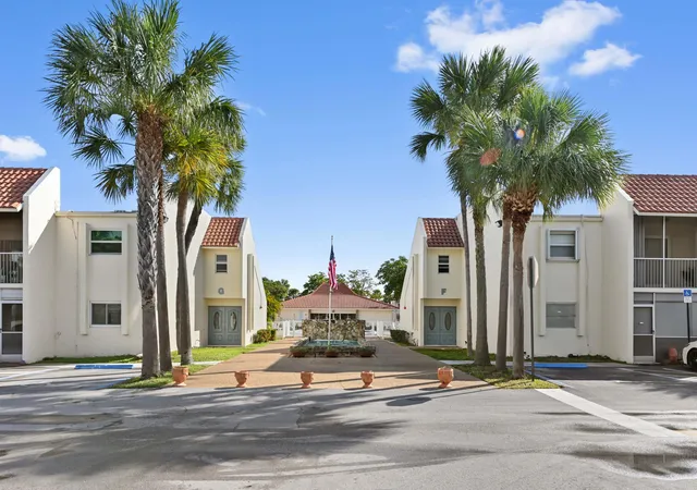 Homes for sale in Deerfield Beach, FL | 1428 Se 4Th Ave, Deerfield Beach, FL 33441