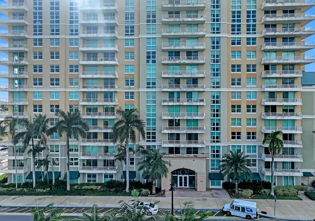 3rd image of 700 E Boynton Bch Blvd, Boynton Beach, FL 33435