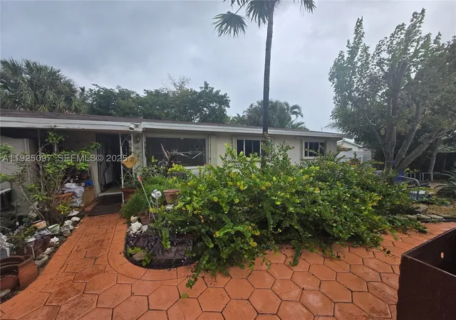 Photo 1 of Sale Pending at 906 Ne 23rd Ter, Pompano Beach, FL 33062 | MLS# A11925097 | Listing updated on 2026-10-08