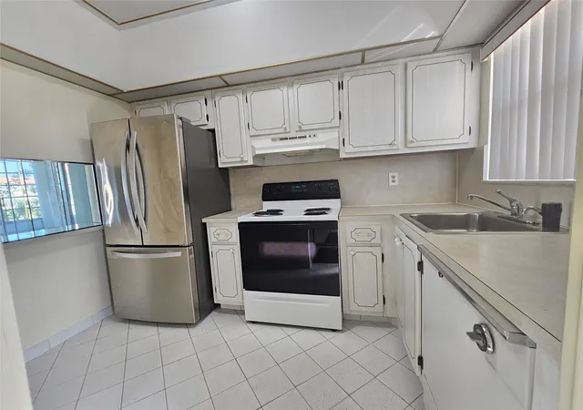 Homes for sale in Fort Lauderdale, FL | 3051 Sunrise Lakes Dr #203, Fort Lauderdale, FL 33322 | MLS# F10539943