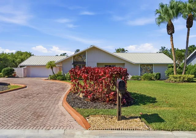 2nd image of 5151 Se Burning Tree Cir, Stuart, FL 34997 | MLS# R11146072