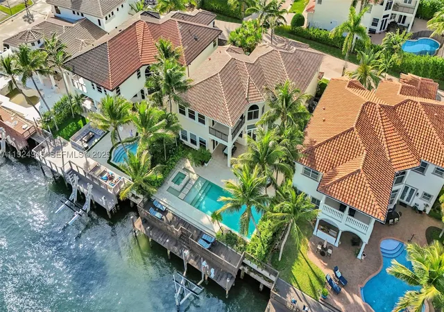 5th image of 1575 Windjammer Way, Hollywood, FL 33019 | MLS# A11924945