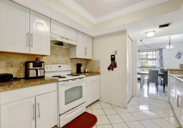2nd image of 5570 Nw 44Th St #518a, Lauderhill, FL 33319 | MLS# F10540240