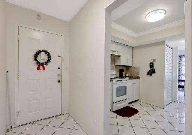 4th image of 5570 Nw 44Th St #518a, Lauderhill, FL 33319 | MLS# F10540240