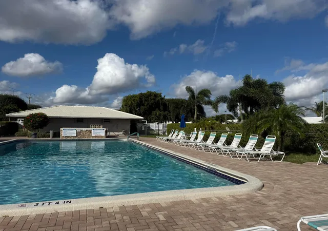 Homes for sale in Boynton Beach, FL | 300 Sw Golfview Ter #152, Boynton Beach, FL 33426 | MLS# R11146537