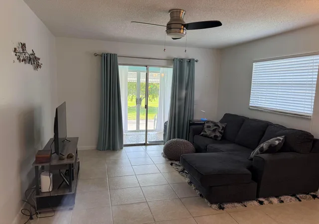 Homes for sale in Boynton Beach, FL | 300 Sw Golfview Ter, Boynton Beach, FL 33426
