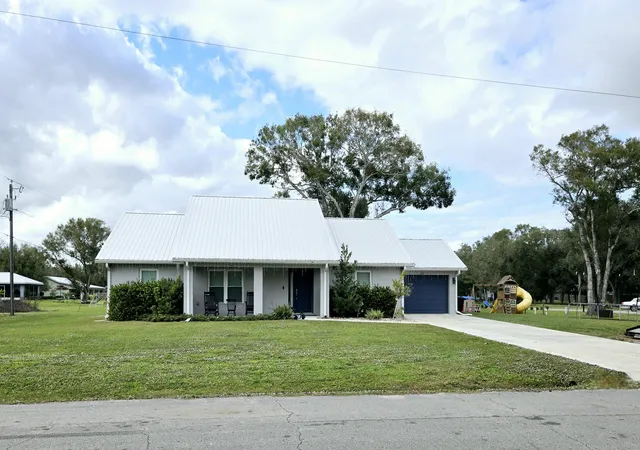 1st image of 603 Nw 11th Ave, Okeechobee, FL 34972 | MLS# R11146557