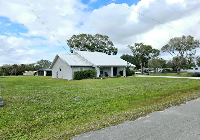2nd image of 603 Nw 11th Ave, Okeechobee, FL 34972 | MLS# R11146557