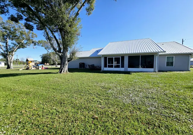 4th image of 603 Nw 11Th Ave, Okeechobee, FL 34972 | MLS# R11146557