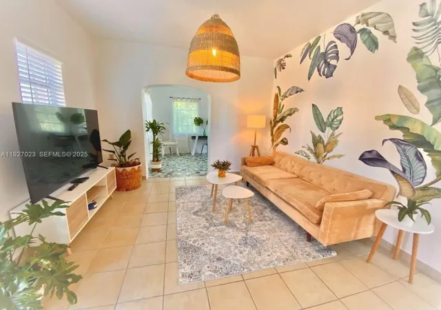 2nd image of 1872 Sw 9th St, Miami, FL 33135 | MLS# A11927023