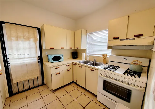 5th image of 1872 Sw 9Th St, Miami, FL 33135 | MLS# A11927023