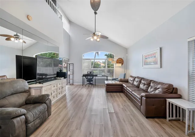 3rd image of 4020 Dorado Dr, Riviera Beach, FL 33418 | MLS# F10540531