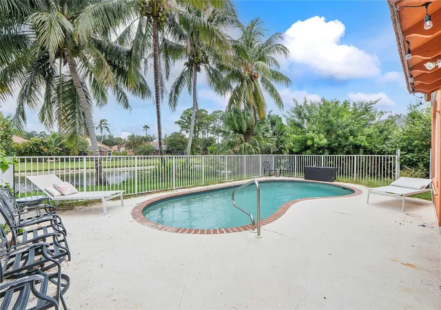 5th image of 4020 Dorado Dr, Riviera Beach, FL 33418 | MLS# F10540531