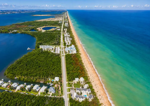 4th image of 3541 Ne Ocean Blvd Ne, Jensen Beach, FL 34957