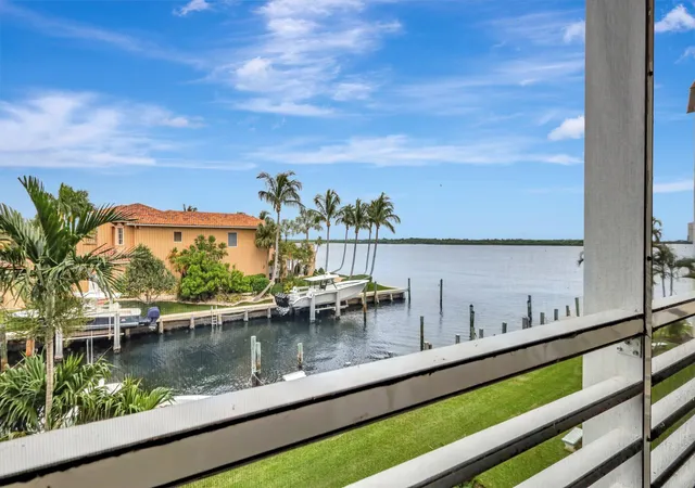 Homes for sale in North Palm Beach, FL | 105 Paradise Harbour Blvd #307, North Palm Beach, FL 33408 | MLS# R11146915