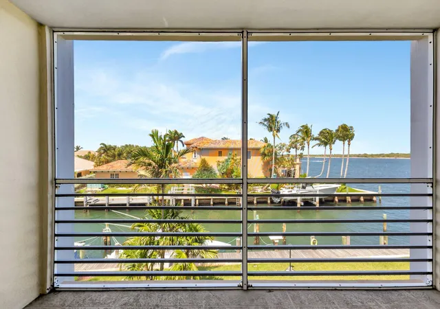 Homes for sale in North Palm Beach, FL | 105 Paradise Harbour Blvd #307, North Palm Beach, FL 33408 | MLS# R11146915