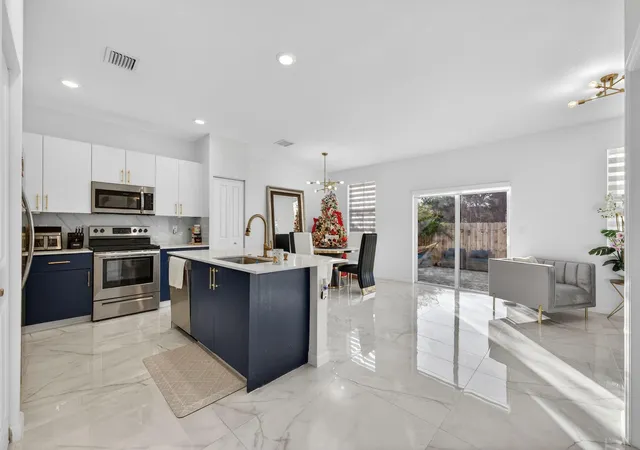 5th image of 4668 Nw 120Th Wy, Coral Springs, FL 33076 | MLS# F10540055