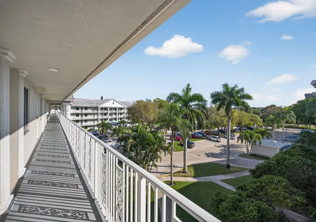 24th image of 2581 Village Blvd #401, West Palm Beach, FL 33409 | MLS# R11147038