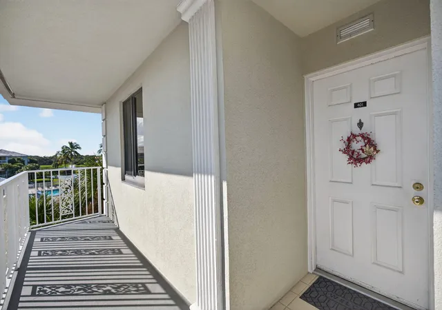 2nd image of 2581 Village Blvd #401, West Palm Beach, FL 33409 | MLS# R11147038
