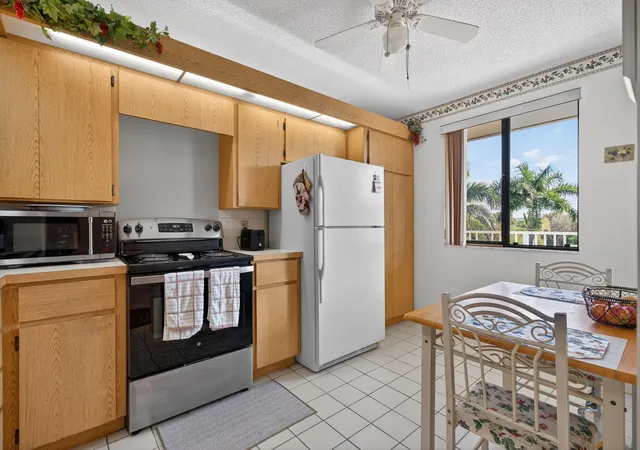 5th image of 2581 Vlg Blvd, West Palm Beach, FL 33409