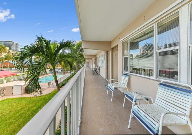 4th image of 3200 Ne 7Th Ct #205b, Pompano Beach, FL 33062 | MLS# R11147082