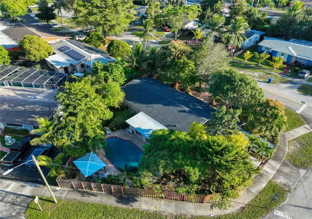 29th image of 111 Ne 175th St, North Miami Beach, FL 33162 | MLS# A11928004