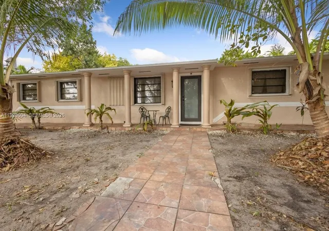 2nd image of 111 Ne 175th St, North Miami Beach, FL 33162 | MLS# A11928004