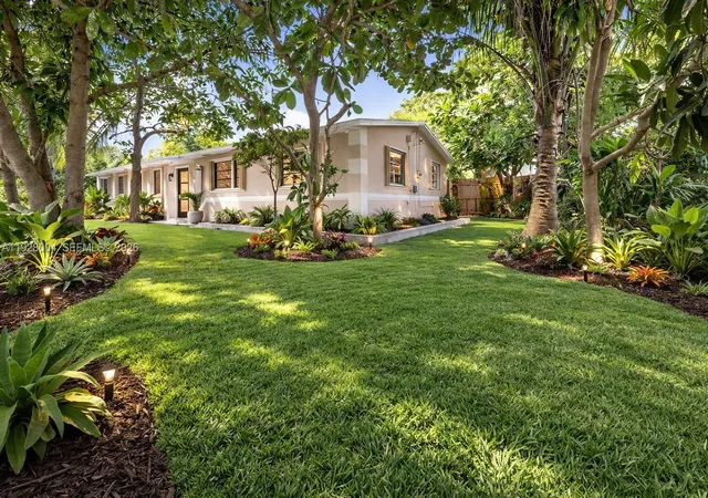 4th image of 111 Ne 175Th St, North Miami Beach, FL 33162 | MLS# A11928004