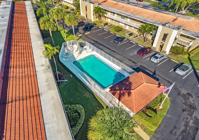 21st image of 419 S Us Hwy 1 #E201, North Palm Beach, FL 33408 | MLS# R11147115