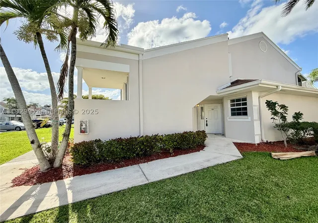 2nd image of 2221 Se 27th Dr #106-B, Homestead, FL 33035 | MLS# A11929974