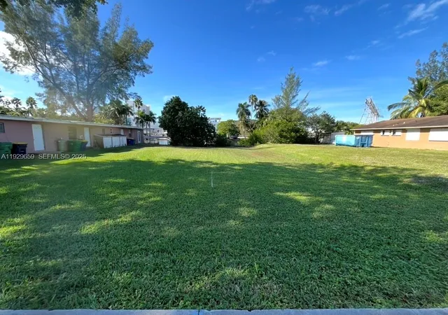 2nd image of 157 Nw 14th Way, Dania, FL 33004 | MLS# A11929659