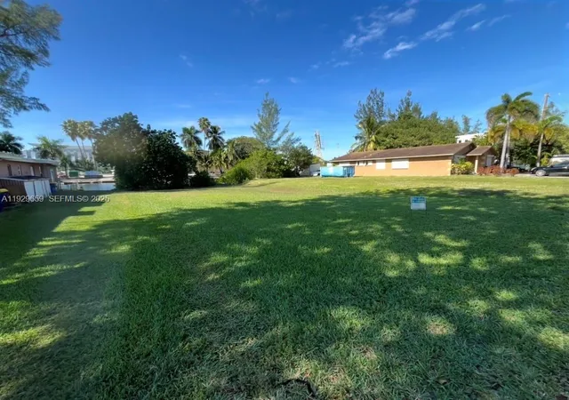5th image of 157 Nw 14Th Way, Dania, FL 33004 | MLS# A11929659