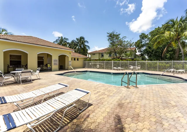 3rd image of 49 Se Sedona Cir #101, Stuart, FL 34994 | MLS# R11147356
