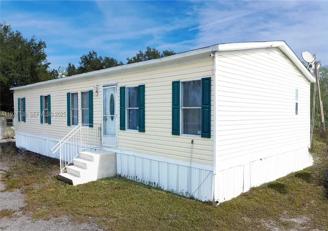 Photo 1 of Manufactured home for sale at 225 N Estribo St, Clewiston, FL 33440 | MLS# A11924738 | Listing updated on 2026-07-26