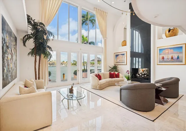 2nd image of 5 Isla Bahia Dr, Fort Lauderdale, FL 33316 | MLS# F10541059