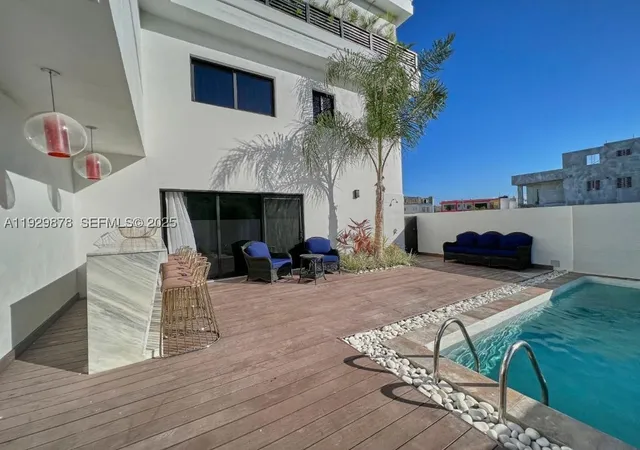 Photo 2 of Single family home for sale at WA | Calle 1a, Res Romana, Playa Caleta, La Romana, Rep Dominicana,WA None | MLS# A11929878 | Listing updated on 2025-12-15