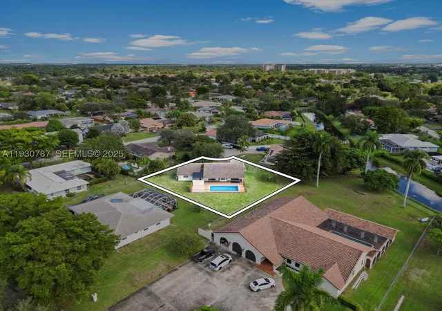 2nd image of 2940 Nw 114th Way, Coral Springs, FL 33065 | MLS# A11930787