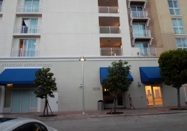 3rd image of 7275 Sw 90Th Way #G 611, Miami, FL 33156 | MLS# A11930346