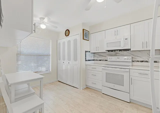 5th image of 14575 Bonaire Blvd #202, Delray Beach, FL 33446 | MLS# F10541333