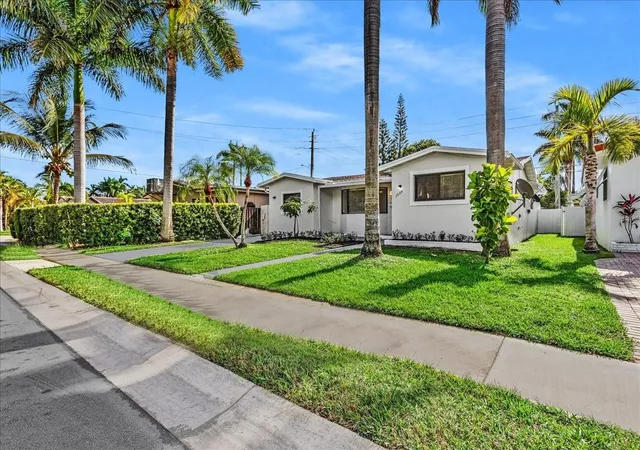 2nd image of 1004 Johnson St, Hollywood, FL 33019 | MLS# F10540917
