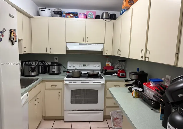 2nd image of 11800 Sw 18Th St, Miami, FL 33175